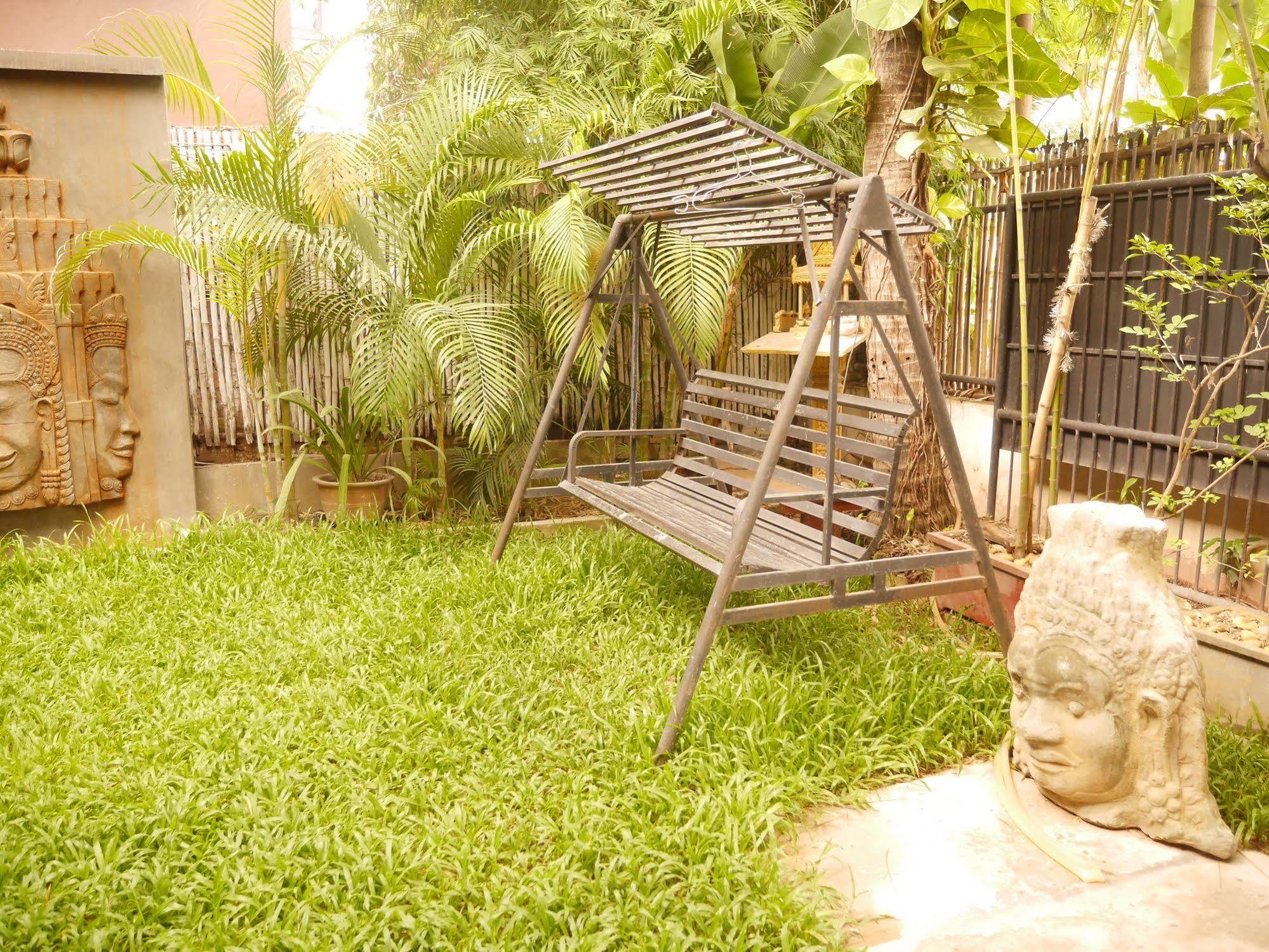 The City Premium Guesthouse Siem Reap Extérieur photo
