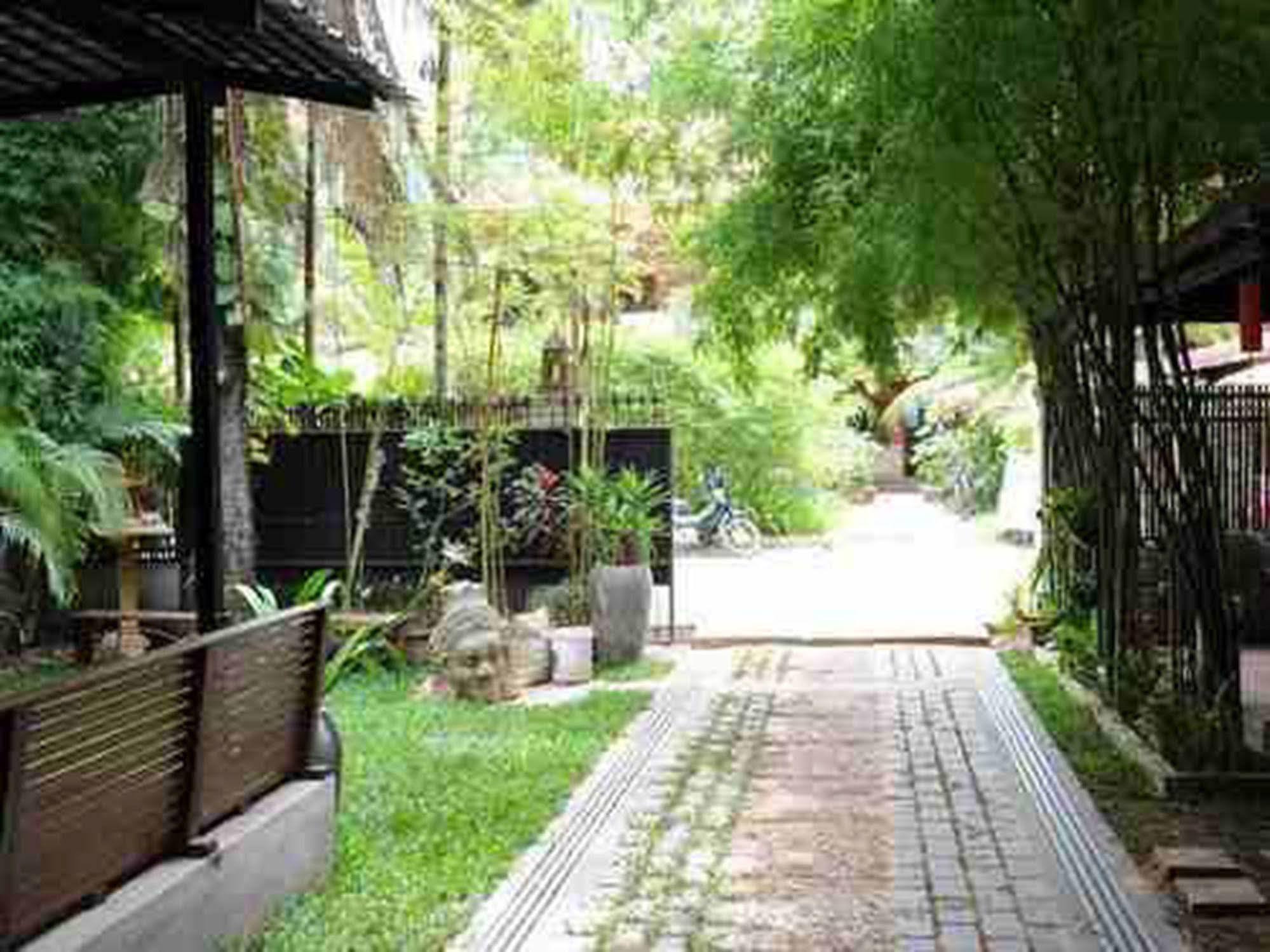 The City Premium Guesthouse Siem Reap Extérieur photo
