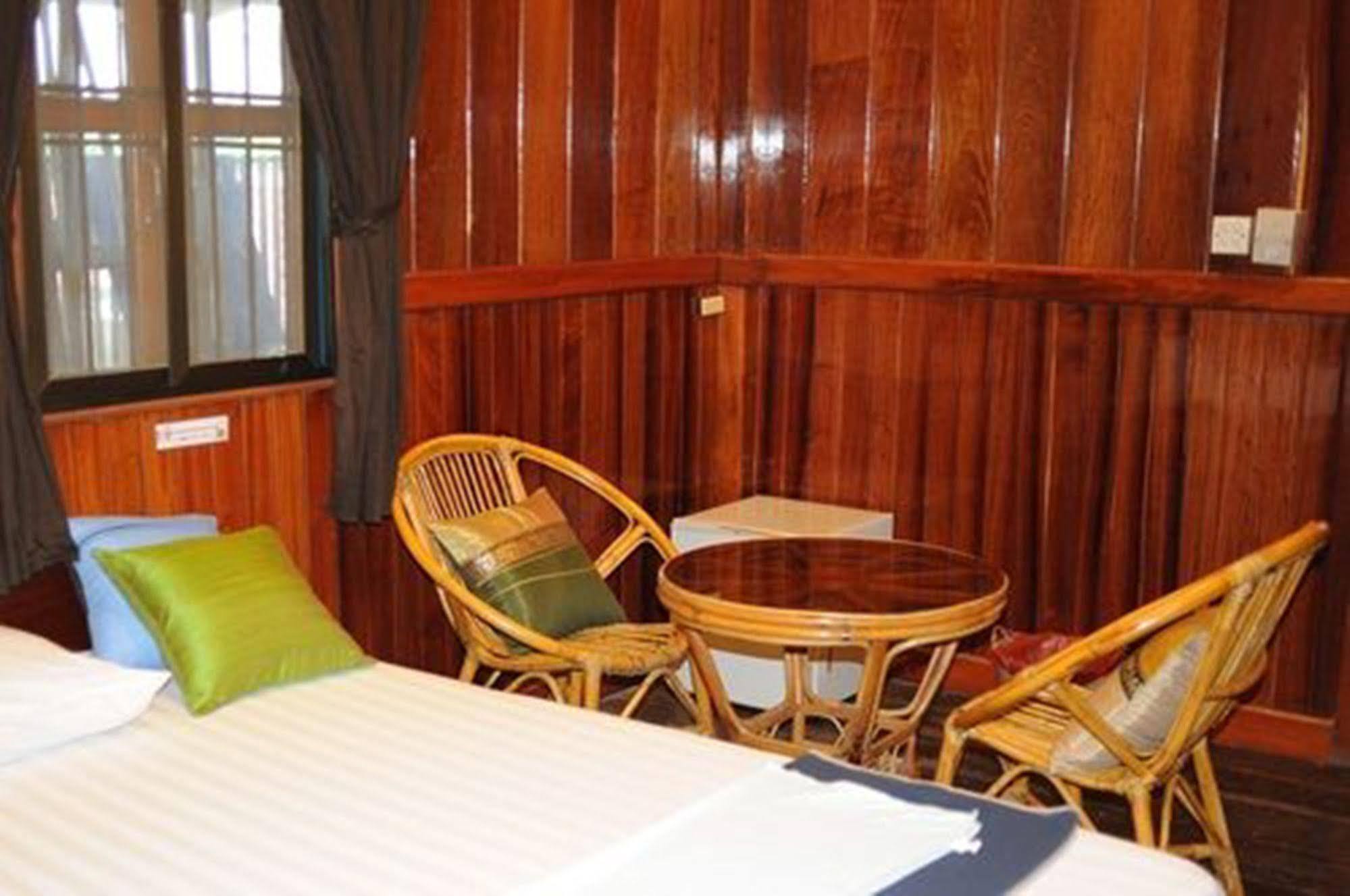 The City Premium Guesthouse Siem Reap Extérieur photo