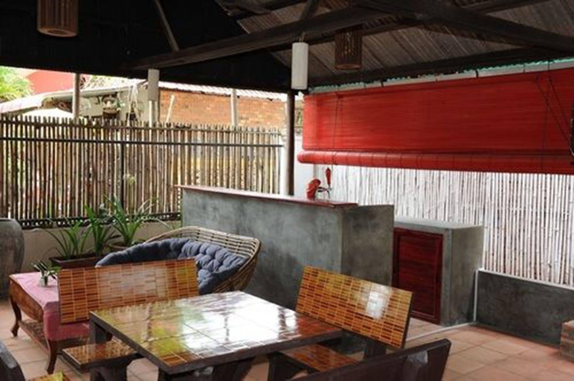 The City Premium Guesthouse Siem Reap Extérieur photo